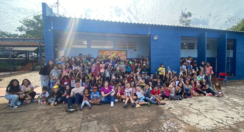 Escola: Carlielton e Raí do 2º A criam mini-paredão